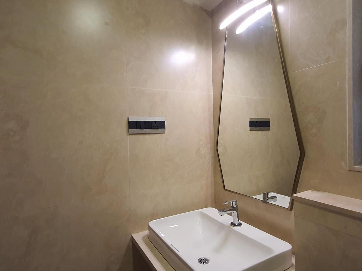 Osi Service Bkc Kurla West Apartment *